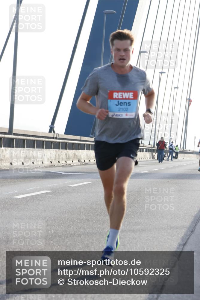 03.10.2026 - Köhlbrandbrückenlauf Strokosch-Dieckow http://msf.ph/oto/10592325 03.10.2026 09:17:09 Position 1 2102 meine-sportfotos.de