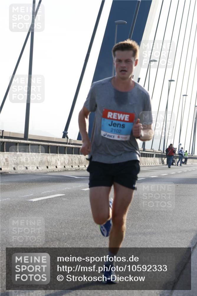 03.10.2026 - Köhlbrandbrückenlauf Strokosch-Dieckow http://msf.ph/oto/10592333 03.10.2026 09:17:09 Position 1 2102 meine-sportfotos.de