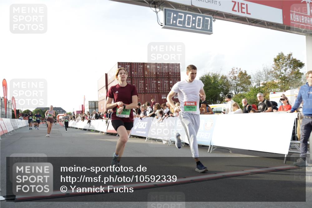 03.10.2026 - Köhlbrandbrückenlauf Yannick Fuchs http://msf.ph/oto/10592339 03.10.2026 16:20:08 Ziel 7249, 7621, 8020, 8669, 8823, 8824, 8880, 8919, 8995 meine-sportfotos.de
