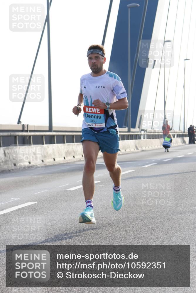 03.10.2026 - Köhlbrandbrückenlauf Strokosch-Dieckow http://msf.ph/oto/10592351 03.10.2026 09:17:18 Position 1 1063 meine-sportfotos.de