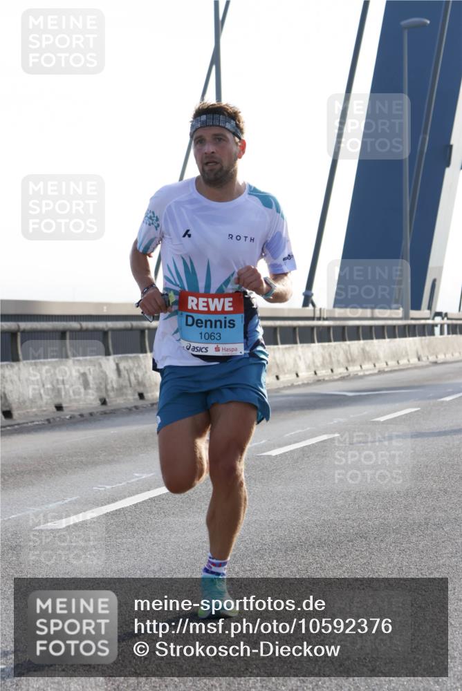 03.10.2026 - Köhlbrandbrückenlauf Strokosch-Dieckow http://msf.ph/oto/10592376 03.10.2026 09:17:19 Position 1 1063 meine-sportfotos.de