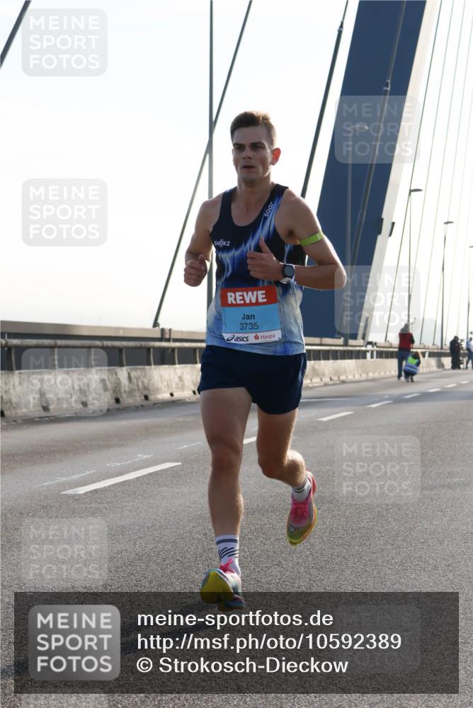 03.10.2026 - Köhlbrandbrückenlauf Strokosch-Dieckow http://msf.ph/oto/10592389 03.10.2026 09:17:23 Position 1 3735 meine-sportfotos.de