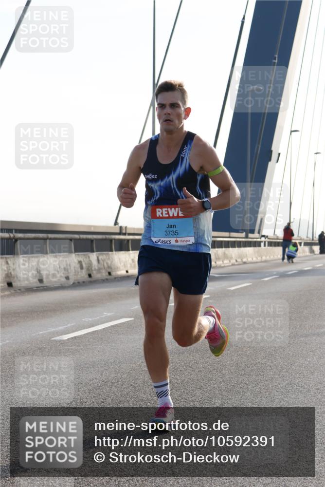 03.10.2026 - Köhlbrandbrückenlauf Strokosch-Dieckow http://msf.ph/oto/10592391 03.10.2026 09:17:23 Position 1 3735 meine-sportfotos.de