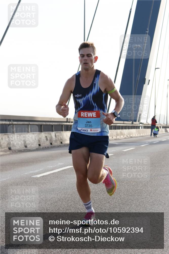 03.10.2026 - Köhlbrandbrückenlauf Strokosch-Dieckow http://msf.ph/oto/10592394 03.10.2026 09:17:23 Position 1 3735 meine-sportfotos.de
