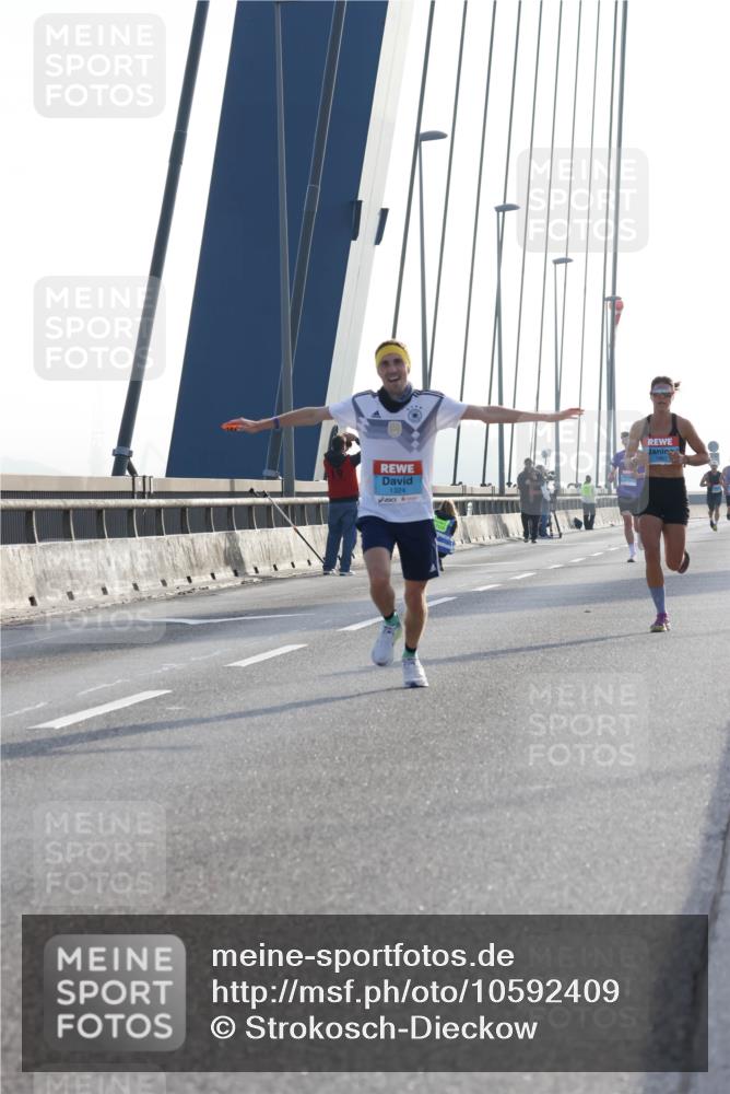 03.10.2026 - Köhlbrandbrückenlauf Strokosch-Dieckow http://msf.ph/oto/10592409 03.10.2026 09:17:38 Position 1 1324 meine-sportfotos.de