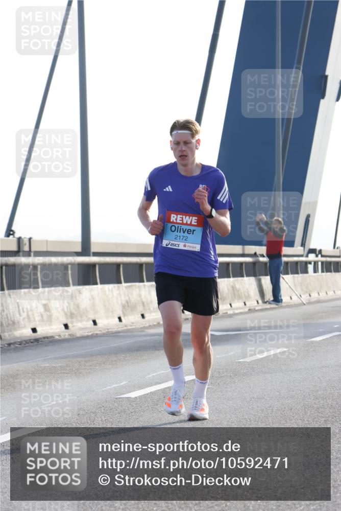 03.10.2026 - Köhlbrandbrückenlauf Strokosch-Dieckow http://msf.ph/oto/10592471 03.10.2026 09:17:49 Position 1 2172 meine-sportfotos.de