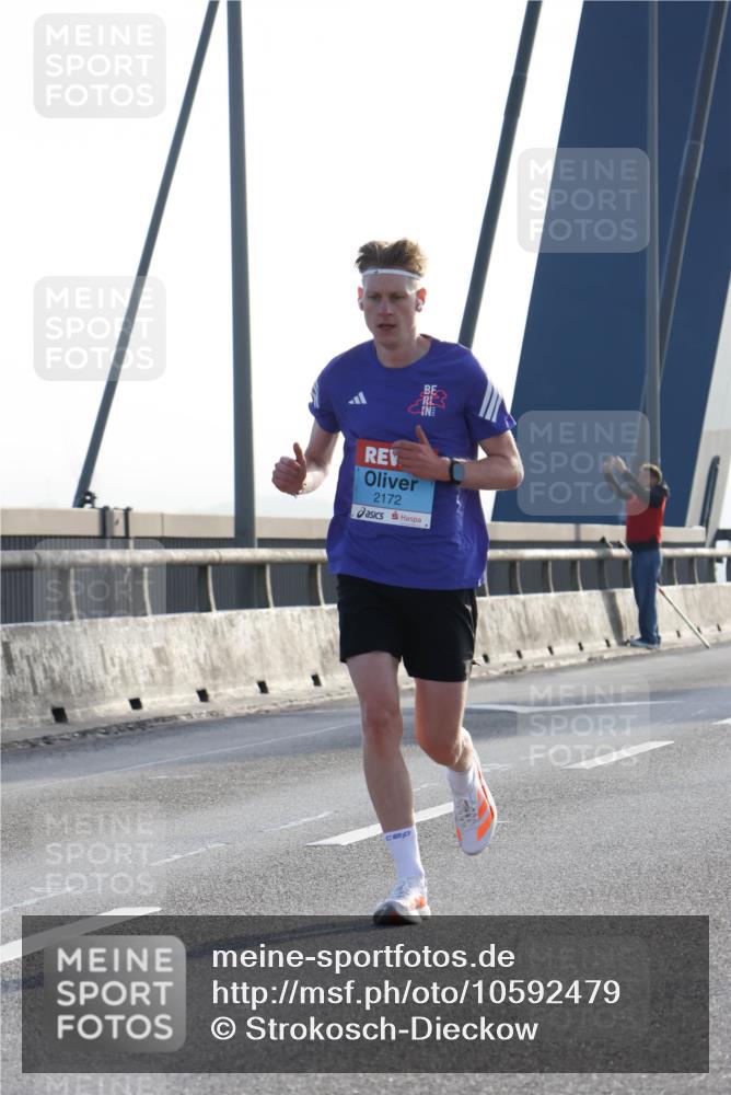 03.10.2026 - Köhlbrandbrückenlauf Strokosch-Dieckow http://msf.ph/oto/10592479 03.10.2026 09:17:49 Position 1 2172 meine-sportfotos.de
