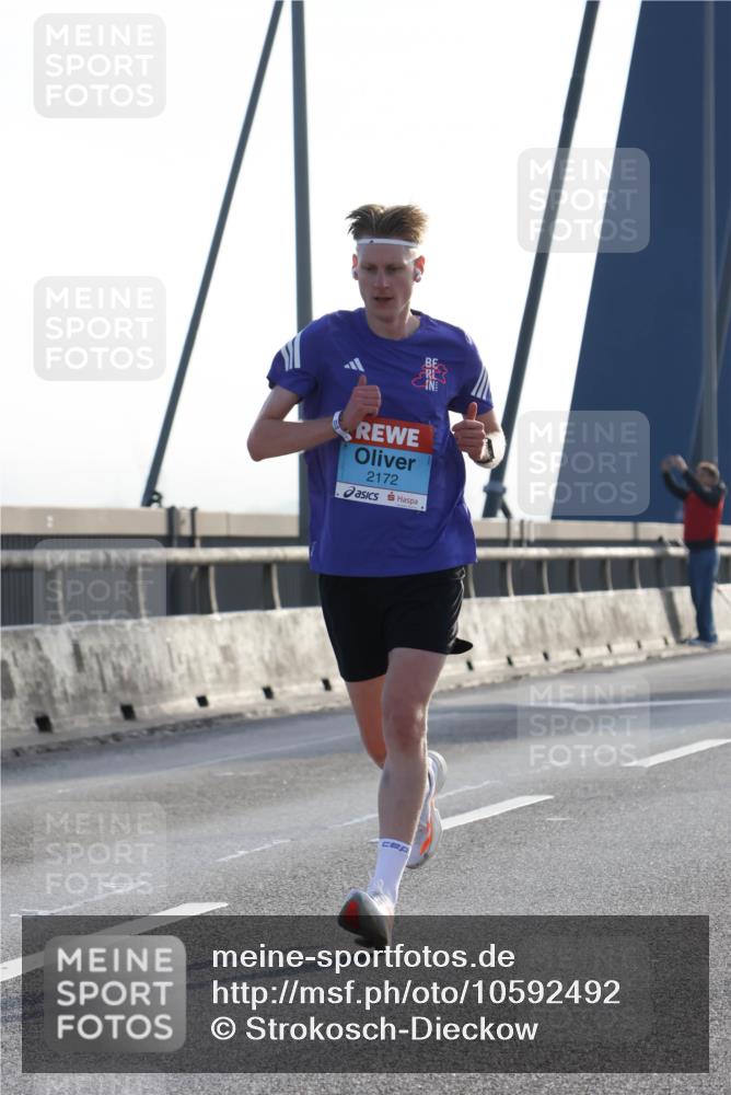 03.10.2026 - Köhlbrandbrückenlauf Strokosch-Dieckow http://msf.ph/oto/10592492 03.10.2026 09:17:49 Position 1 2172 meine-sportfotos.de