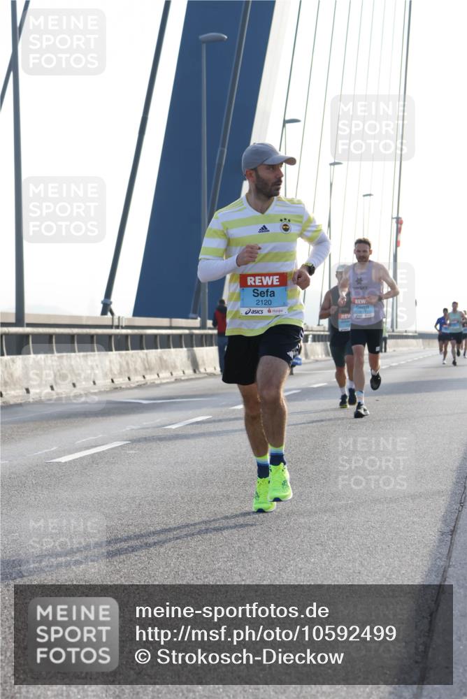 03.10.2026 - Köhlbrandbrückenlauf Strokosch-Dieckow http://msf.ph/oto/10592499 03.10.2026 09:17:58 Position 1 2120 meine-sportfotos.de