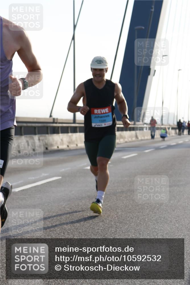 03.10.2026 - Köhlbrandbrückenlauf Strokosch-Dieckow http://msf.ph/oto/10592532 03.10.2026 09:18:03 Position 1 1599 meine-sportfotos.de