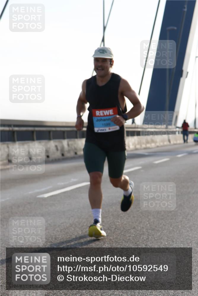 03.10.2026 - Köhlbrandbrückenlauf Strokosch-Dieckow http://msf.ph/oto/10592549 03.10.2026 09:18:03 Position 1 1599 meine-sportfotos.de