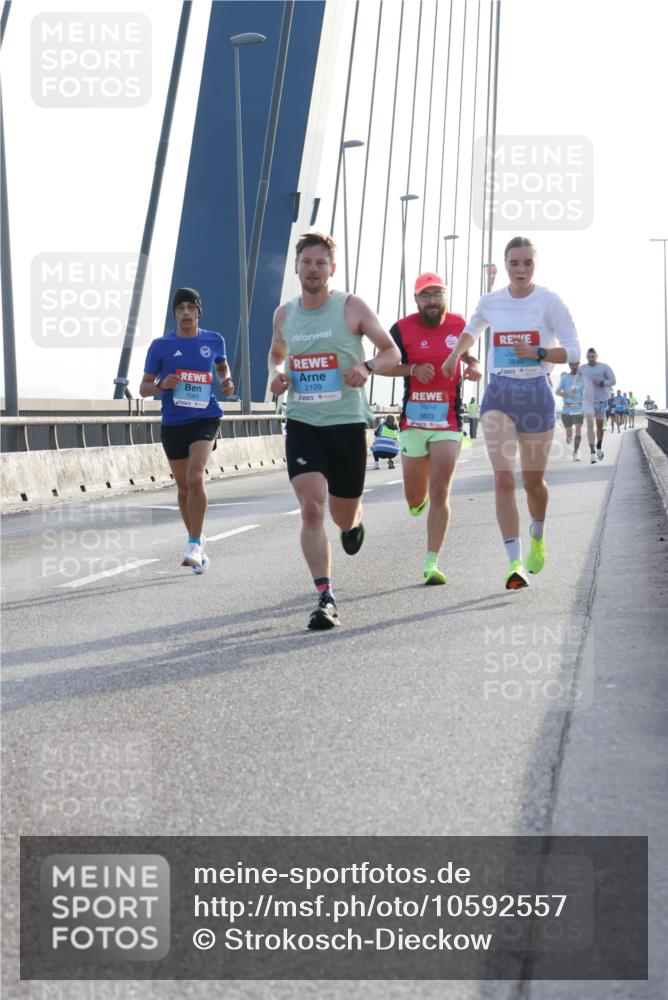 03.10.2026 - Köhlbrandbrückenlauf Strokosch-Dieckow http://msf.ph/oto/10592557 03.10.2026 09:18:11 Position 1 1083, 2109, 3823, 3849 meine-sportfotos.de