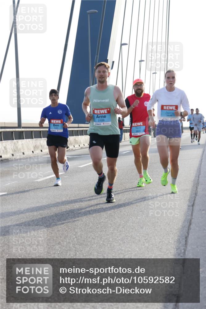 03.10.2026 - Köhlbrandbrückenlauf Strokosch-Dieckow http://msf.ph/oto/10592582 03.10.2026 09:18:12 Position 1 2109, 3849, 1083, 3823 meine-sportfotos.de