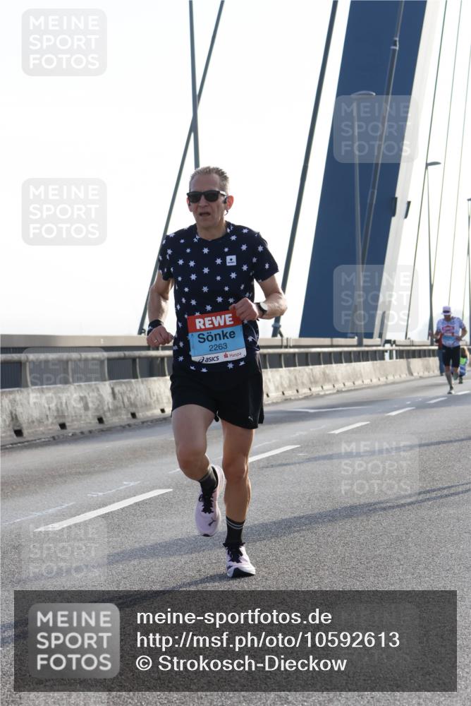 03.10.2026 - Köhlbrandbrückenlauf Strokosch-Dieckow http://msf.ph/oto/10592613 03.10.2026 09:18:20 Position 1 2263 meine-sportfotos.de