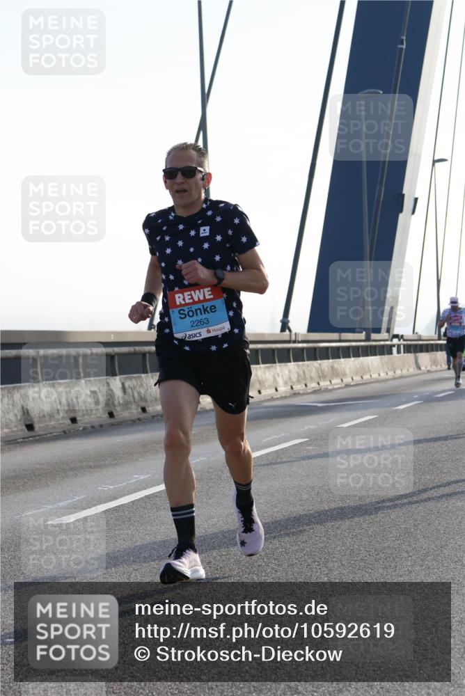 03.10.2026 - Köhlbrandbrückenlauf Strokosch-Dieckow http://msf.ph/oto/10592619 03.10.2026 09:18:20 Position 1 2263 meine-sportfotos.de