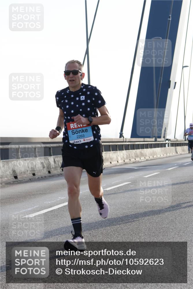 03.10.2026 - Köhlbrandbrückenlauf Strokosch-Dieckow http://msf.ph/oto/10592623 03.10.2026 09:18:21 Position 1 2263 meine-sportfotos.de