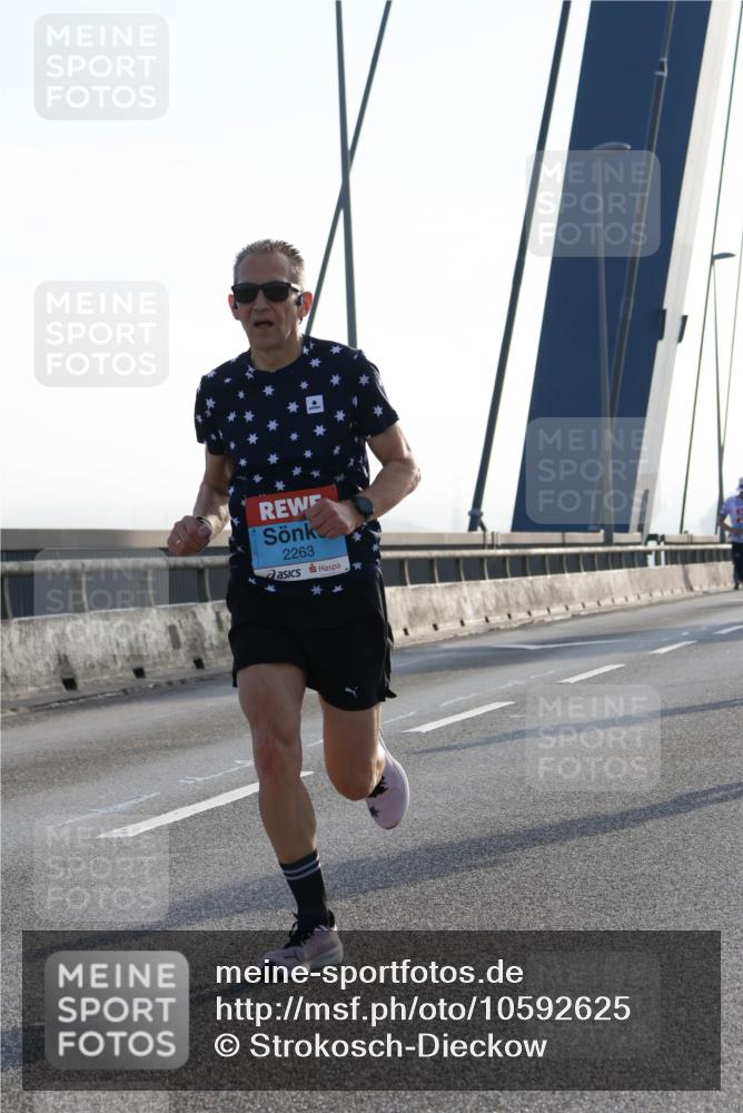 03.10.2026 - Köhlbrandbrückenlauf Strokosch-Dieckow http://msf.ph/oto/10592625 03.10.2026 09:18:21 Position 1 2263 meine-sportfotos.de
