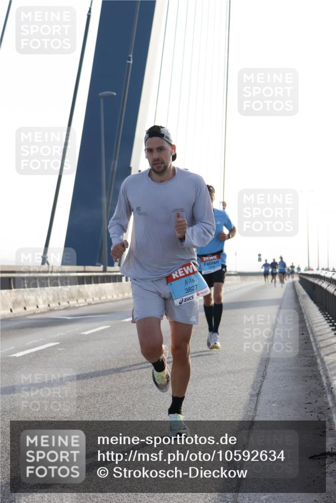 03.10.2026 - Köhlbrandbrückenlauf Strokosch-Dieckow http://msf.ph/oto/10592634 03.10.2026 09:18:22 Position 1 3827 meine-sportfotos.de