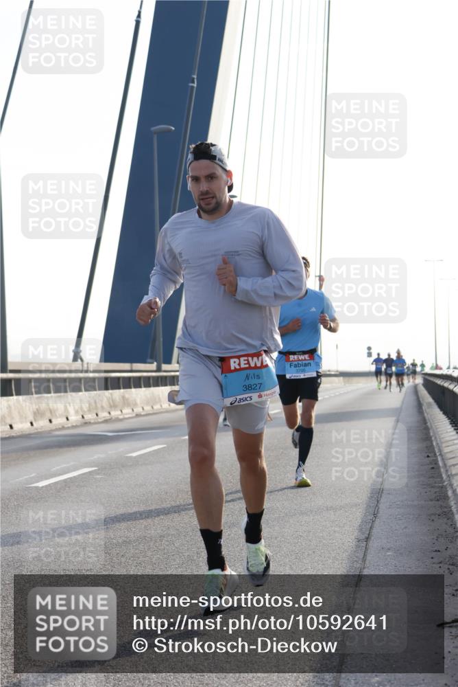 03.10.2026 - Köhlbrandbrückenlauf Strokosch-Dieckow http://msf.ph/oto/10592641 03.10.2026 09:18:22 Position 1 3827, 3705 meine-sportfotos.de