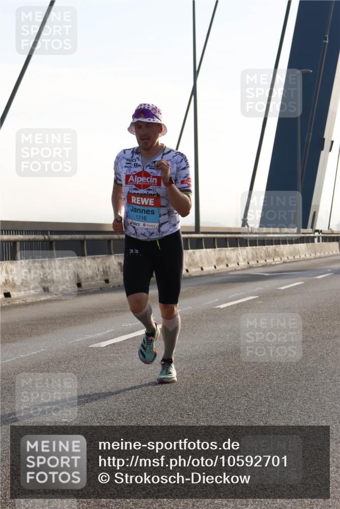 03.10.2026 - Köhlbrandbrückenlauf Strokosch-Dieckow http://msf.ph/oto/10592701 03.10.2026 09:18:30 Position 1 1716, 33 meine-sportfotos.de