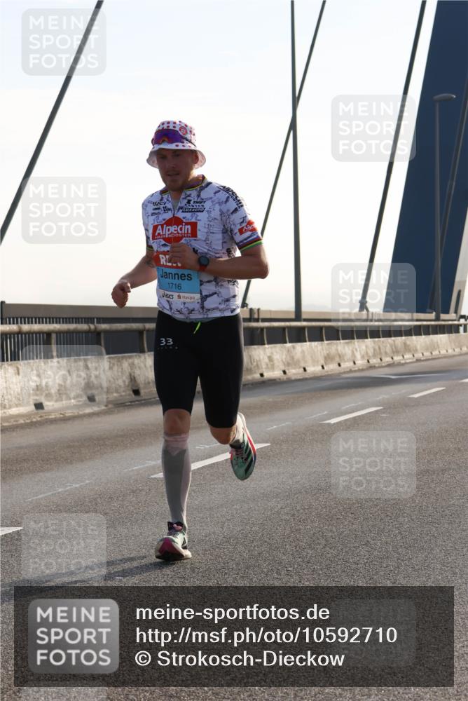 03.10.2026 - Köhlbrandbrückenlauf Strokosch-Dieckow http://msf.ph/oto/10592710 03.10.2026 09:18:30 Position 1 1716, 33 meine-sportfotos.de
