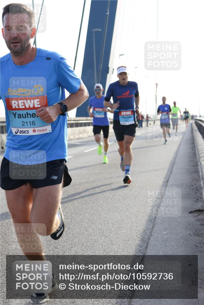 03.10.2026 - Köhlbrandbrückenlauf Strokosch-Dieckow http://msf.ph/oto/10592736 03.10.2026 09:18:43 Position 1 4, 2116 meine-sportfotos.de
