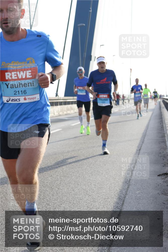 03.10.2026 - Köhlbrandbrückenlauf Strokosch-Dieckow http://msf.ph/oto/10592740 03.10.2026 09:18:43 Position 1 4, 2116 meine-sportfotos.de
