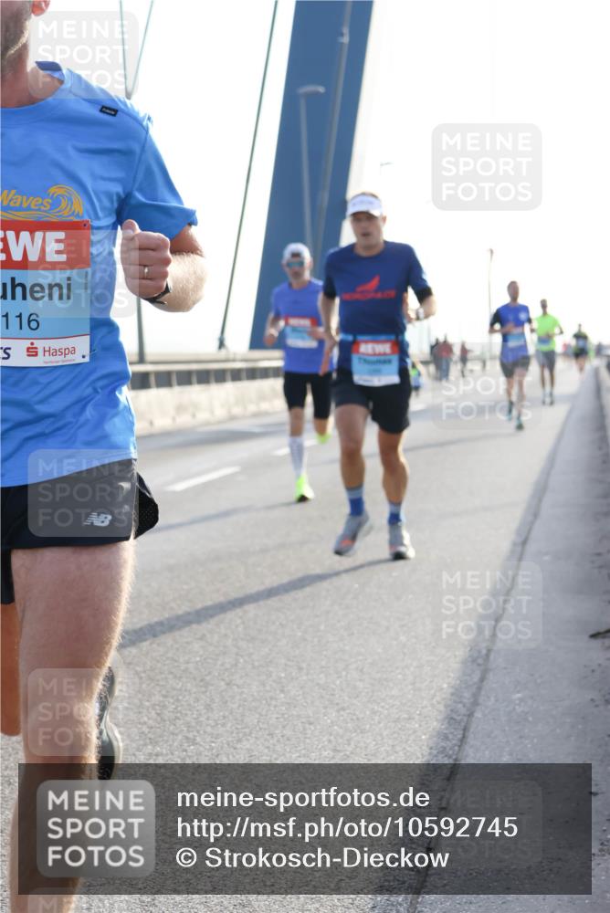 03.10.2026 - Köhlbrandbrückenlauf Strokosch-Dieckow http://msf.ph/oto/10592745 03.10.2026 09:18:44 Position 1 116 meine-sportfotos.de
