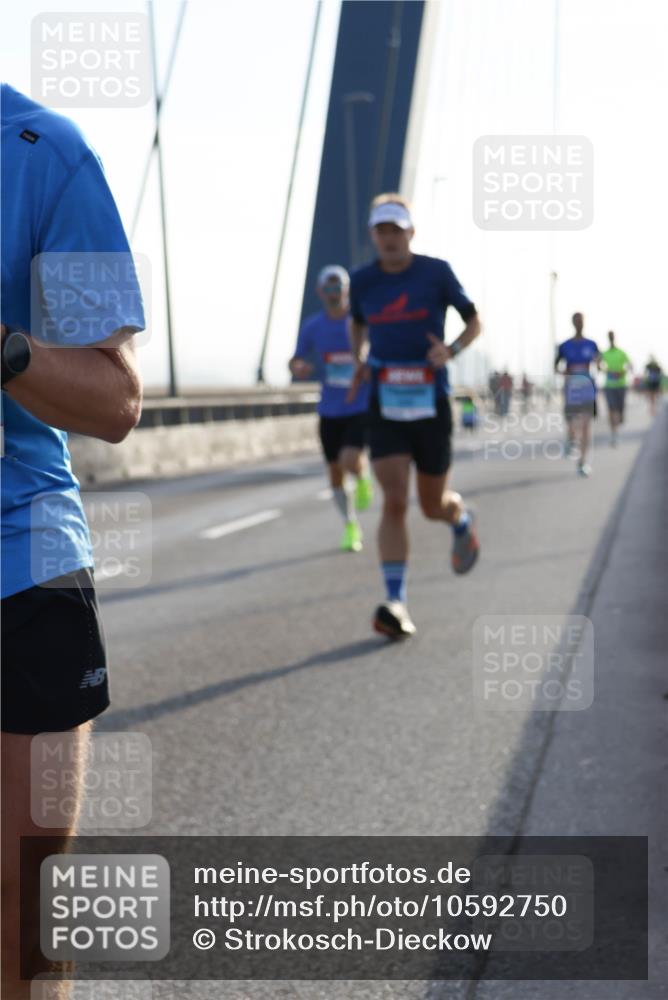 03.10.2026 - Köhlbrandbrückenlauf Strokosch-Dieckow http://msf.ph/oto/10592750 03.10.2026 09:18:44 Position 1  meine-sportfotos.de