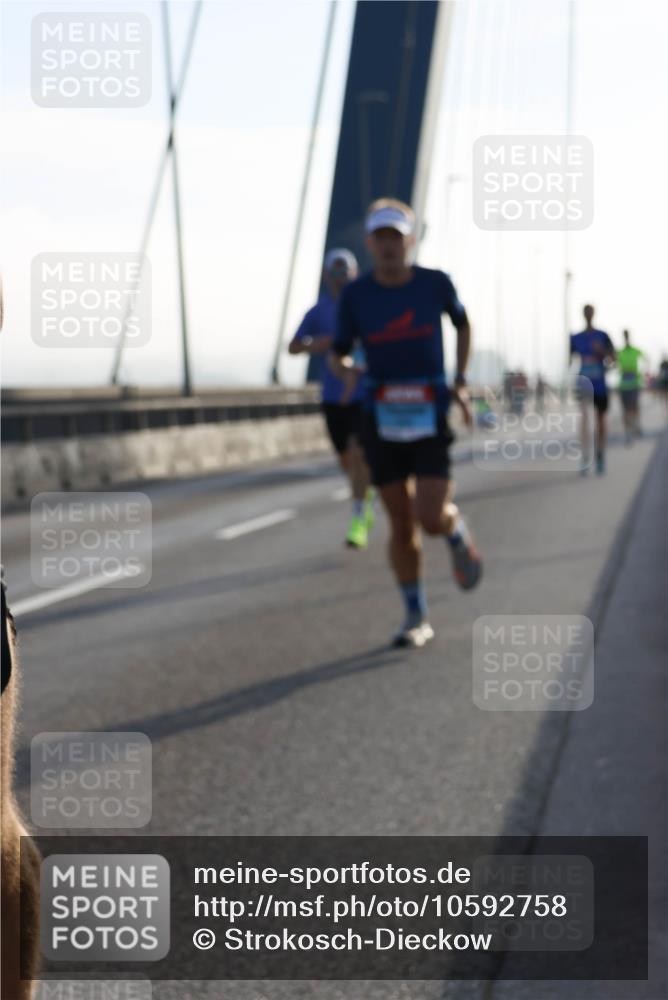 03.10.2026 - Köhlbrandbrückenlauf Strokosch-Dieckow http://msf.ph/oto/10592758 03.10.2026 09:18:44 Position 1  meine-sportfotos.de