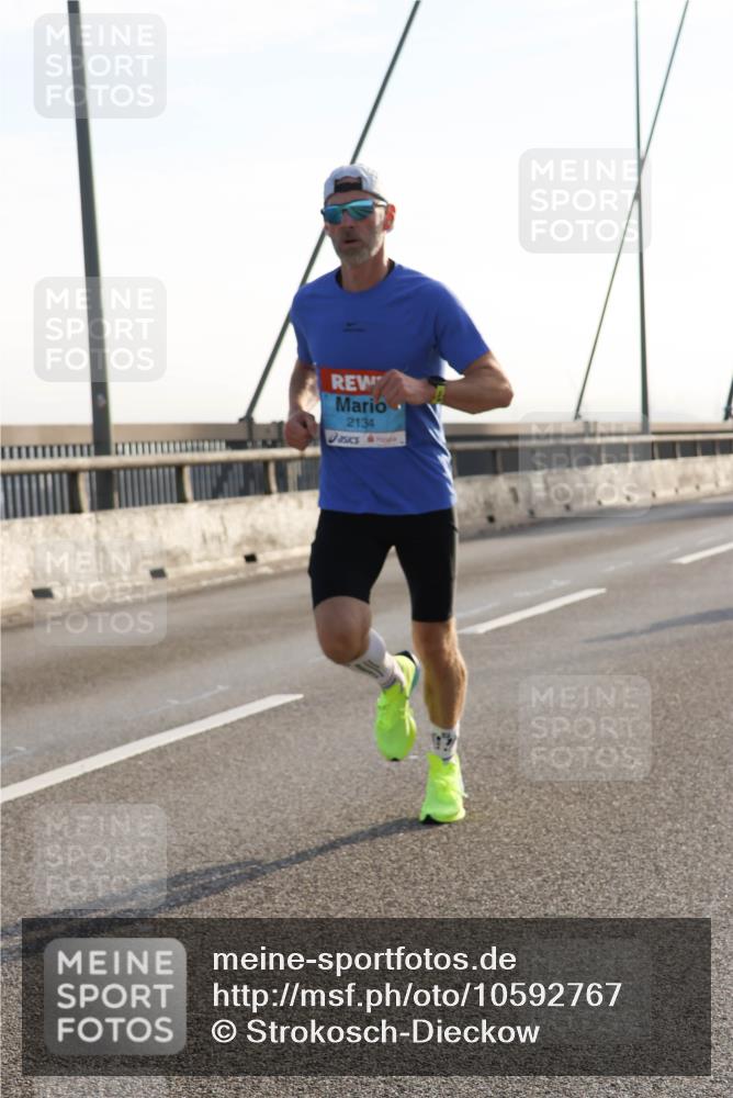 03.10.2026 - Köhlbrandbrückenlauf Strokosch-Dieckow http://msf.ph/oto/10592767 03.10.2026 09:18:46 Position 1 2134 meine-sportfotos.de