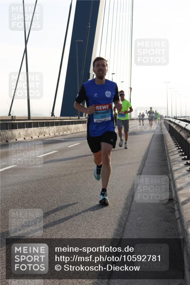 03.10.2026 - Köhlbrandbrückenlauf Strokosch-Dieckow http://msf.ph/oto/10592781 03.10.2026 09:18:48 Position 1 1825 meine-sportfotos.de