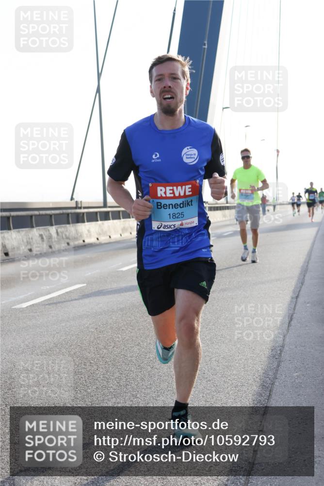 03.10.2026 - Köhlbrandbrückenlauf Strokosch-Dieckow http://msf.ph/oto/10592793 03.10.2026 09:18:49 Position 1 1825 meine-sportfotos.de