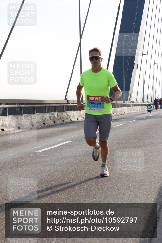 03.10.2026 - Köhlbrandbrückenlauf Strokosch-Dieckow http://msf.ph/oto/10592797 03.10.2026 09:18:52 Position 1 1310 meine-sportfotos.de