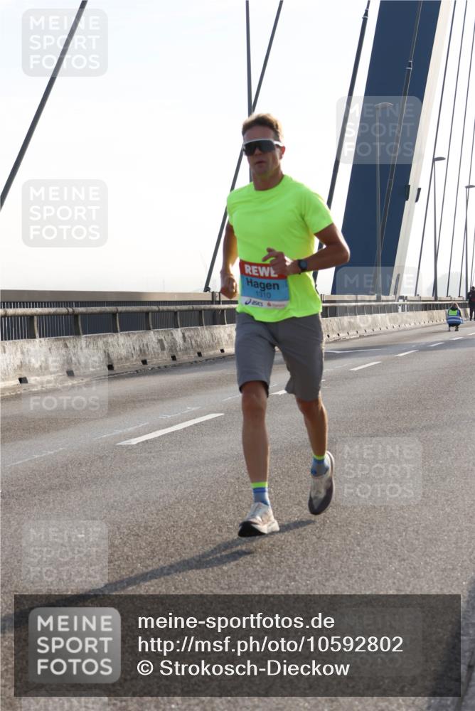 03.10.2026 - Köhlbrandbrückenlauf Strokosch-Dieckow http://msf.ph/oto/10592802 03.10.2026 09:18:52 Position 1 1310 meine-sportfotos.de