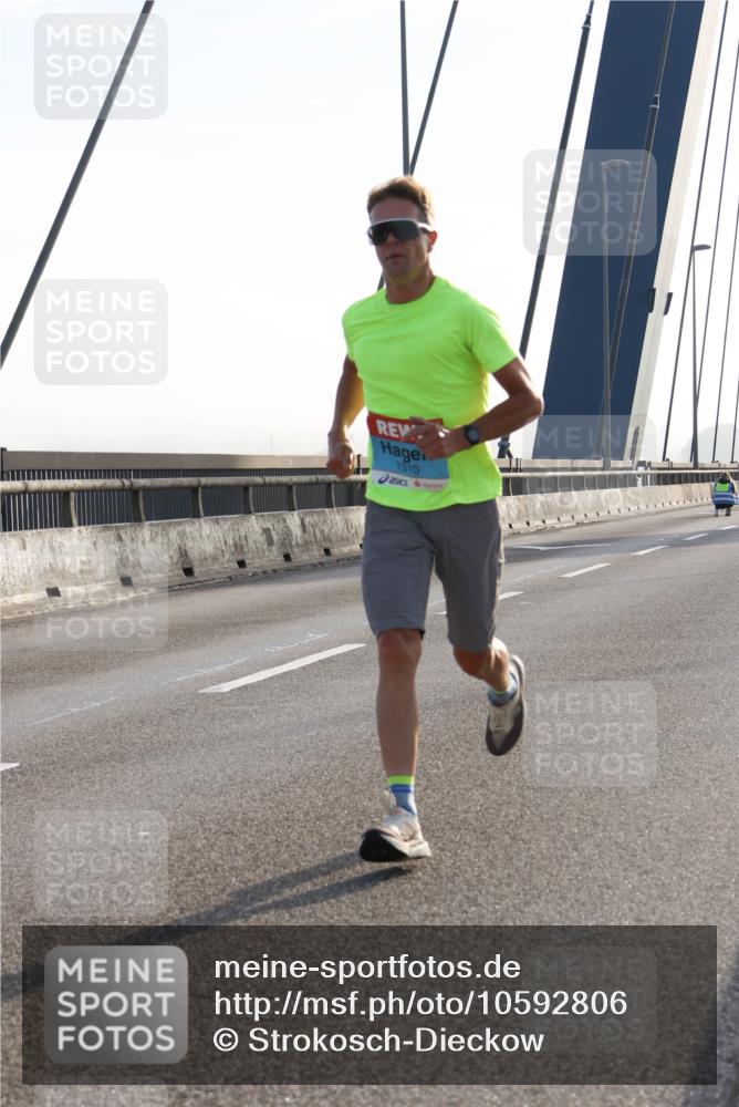 03.10.2026 - Köhlbrandbrückenlauf Strokosch-Dieckow http://msf.ph/oto/10592806 03.10.2026 09:18:52 Position 1 1310 meine-sportfotos.de