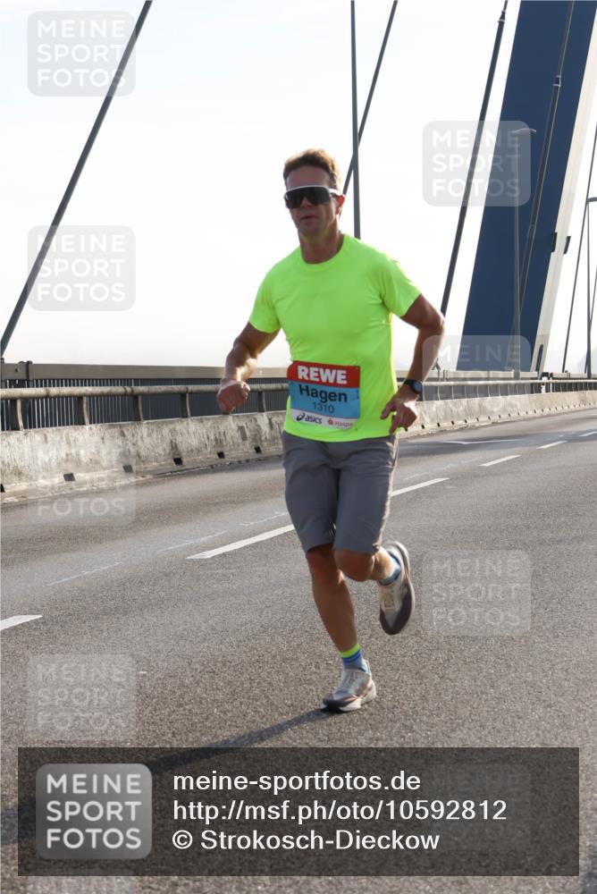03.10.2026 - Köhlbrandbrückenlauf Strokosch-Dieckow http://msf.ph/oto/10592812 03.10.2026 09:18:52 Position 1 1310 meine-sportfotos.de