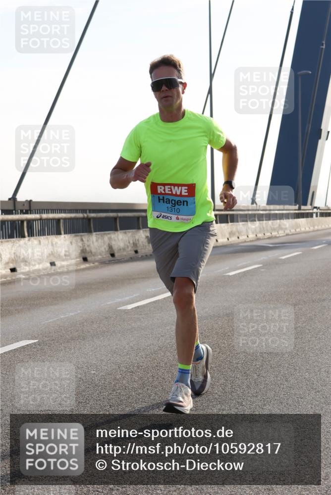 03.10.2026 - Köhlbrandbrückenlauf Strokosch-Dieckow http://msf.ph/oto/10592817 03.10.2026 09:18:52 Position 1 1310 meine-sportfotos.de