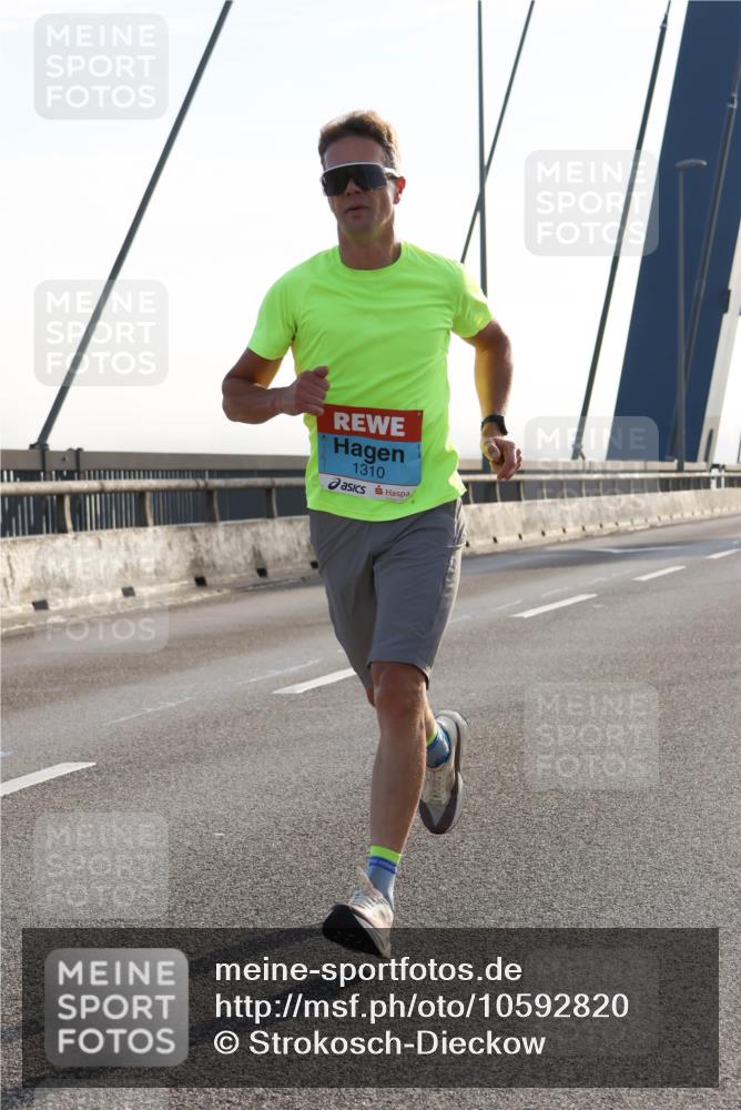 03.10.2026 - Köhlbrandbrückenlauf Strokosch-Dieckow http://msf.ph/oto/10592820 03.10.2026 09:18:53 Position 1 1310 meine-sportfotos.de