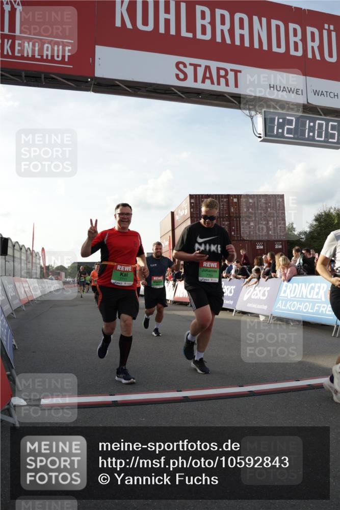 03.10.2026 - Köhlbrandbrückenlauf Yannick Fuchs http://msf.ph/oto/10592843 03.10.2026 16:21:06 Ziel 7245, 7336, 7448, 7704, 7711, 7791, 8364, 8564, 8565, 8581, 8948, 8949, 9173, 9593 meine-sportfotos.de