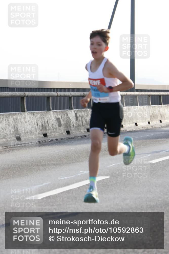 03.10.2026 - Köhlbrandbrückenlauf Strokosch-Dieckow http://msf.ph/oto/10592863 03.10.2026 09:19:05 Position 1  meine-sportfotos.de