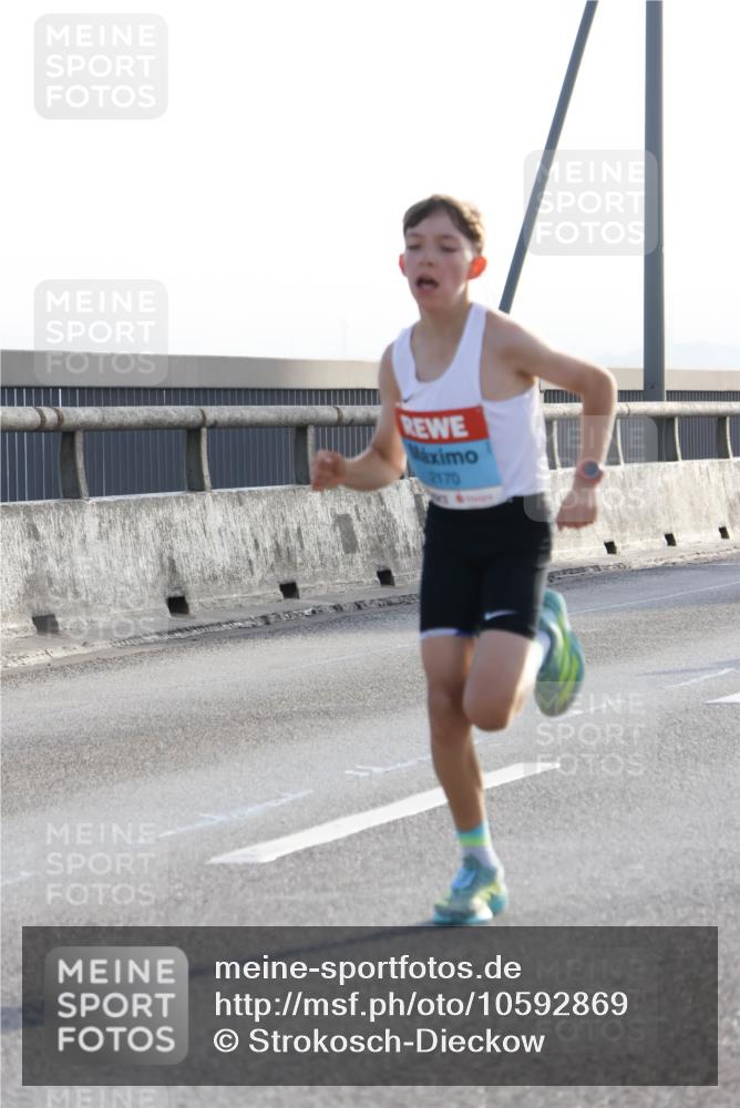 03.10.2026 - Köhlbrandbrückenlauf Strokosch-Dieckow http://msf.ph/oto/10592869 03.10.2026 09:19:05 Position 1 2170 meine-sportfotos.de