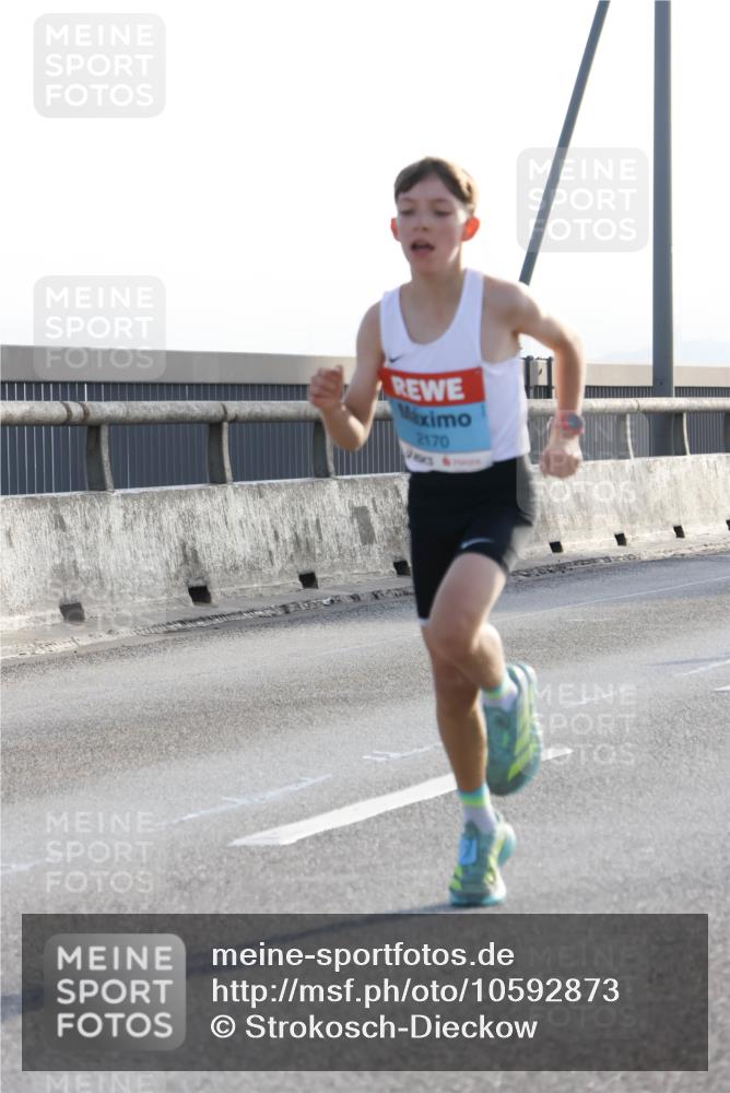 03.10.2026 - Köhlbrandbrückenlauf Strokosch-Dieckow http://msf.ph/oto/10592873 03.10.2026 09:19:05 Position 1 2170 meine-sportfotos.de