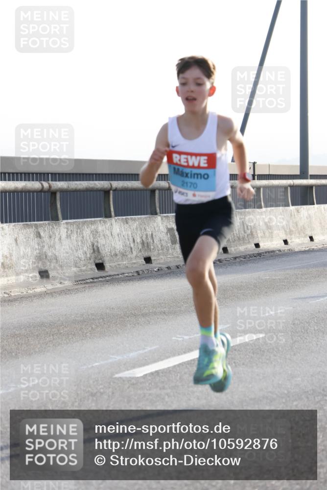 03.10.2026 - Köhlbrandbrückenlauf Strokosch-Dieckow http://msf.ph/oto/10592876 03.10.2026 09:19:05 Position 1 2170 meine-sportfotos.de