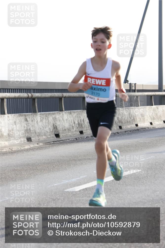 03.10.2026 - Köhlbrandbrückenlauf Strokosch-Dieckow http://msf.ph/oto/10592879 03.10.2026 09:19:05 Position 1 2170 meine-sportfotos.de