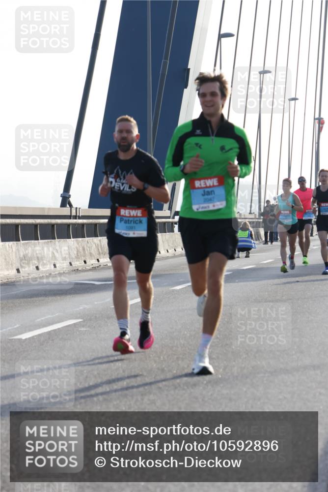 03.10.2026 - Köhlbrandbrückenlauf Strokosch-Dieckow http://msf.ph/oto/10592896 03.10.2026 09:19:08 Position 1 666, 1091, 2047 meine-sportfotos.de