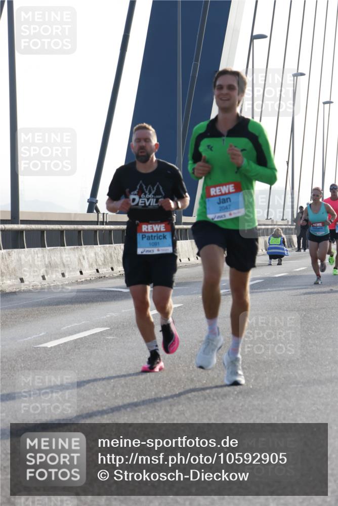 03.10.2026 - Köhlbrandbrückenlauf Strokosch-Dieckow http://msf.ph/oto/10592905 03.10.2026 09:19:08 Position 1 6, 66, 1091, 2047 meine-sportfotos.de