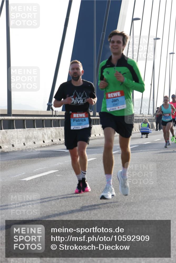 03.10.2026 - Köhlbrandbrückenlauf Strokosch-Dieckow http://msf.ph/oto/10592909 03.10.2026 09:19:08 Position 1 6, 66, 1091, 2047 meine-sportfotos.de