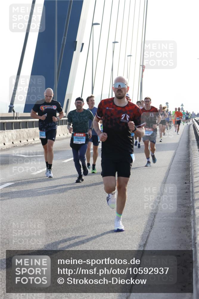 03.10.2026 - Köhlbrandbrückenlauf Strokosch-Dieckow http://msf.ph/oto/10592937 03.10.2026 09:19:25 Position 1 2067 meine-sportfotos.de