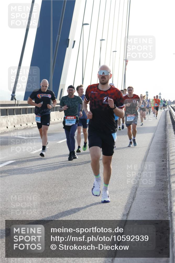 03.10.2026 - Köhlbrandbrückenlauf Strokosch-Dieckow http://msf.ph/oto/10592939 03.10.2026 09:19:25 Position 1 2067, 2 meine-sportfotos.de
